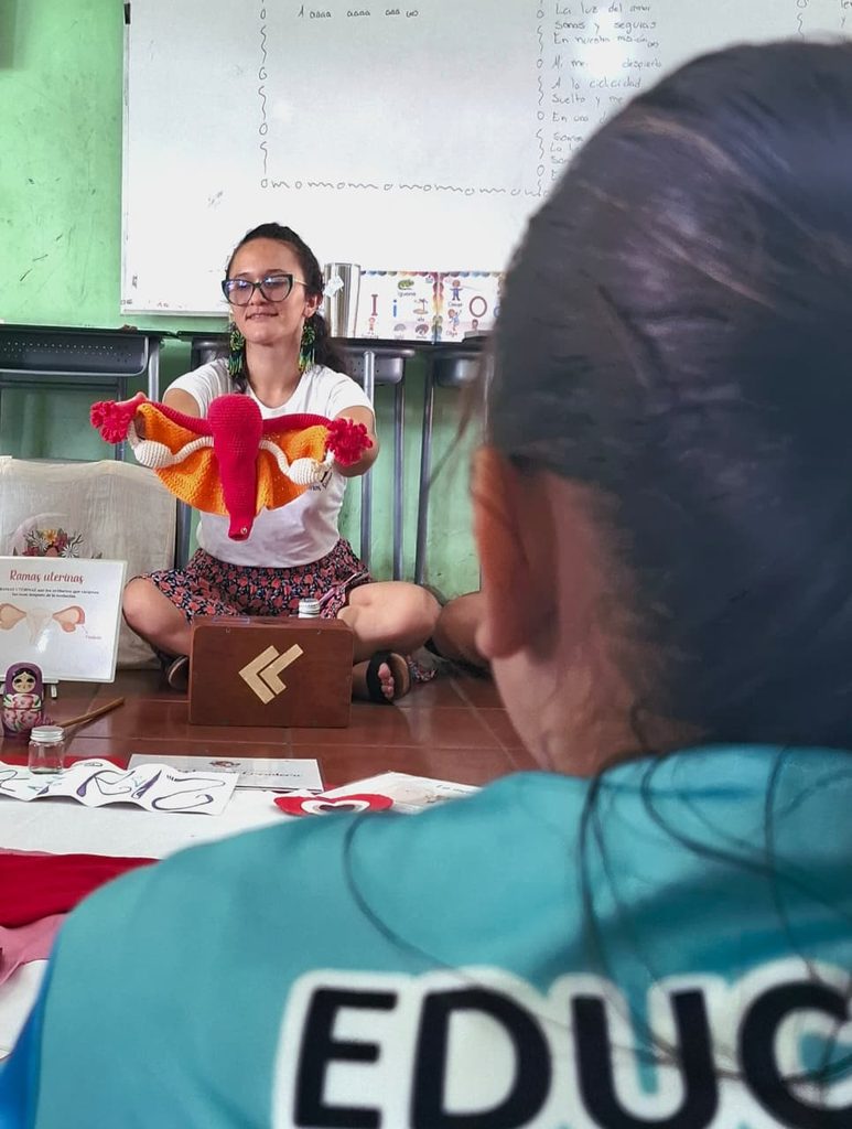 volcánicas Menstruar lejos de casa: caminos a la soberanía corporal